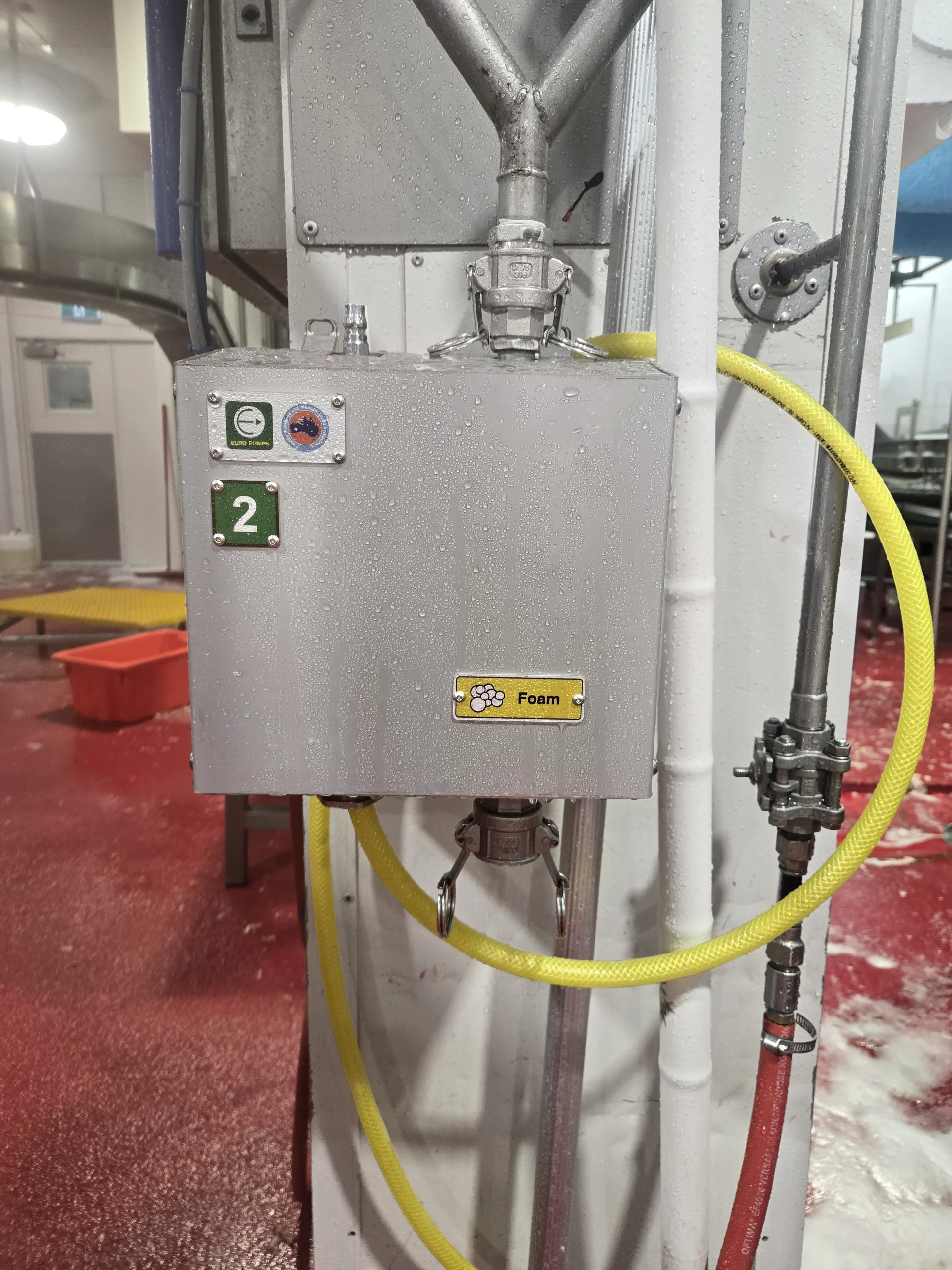 <br />
SRT Satellite Foaming Satellite 